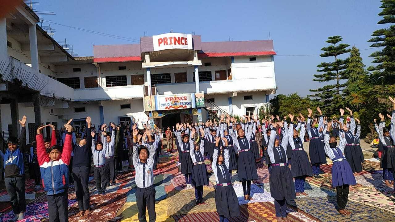 प्रिंसस्कूल में हुआ सूर्य नमस्कार पहुंचे सभी विद्यार्थी