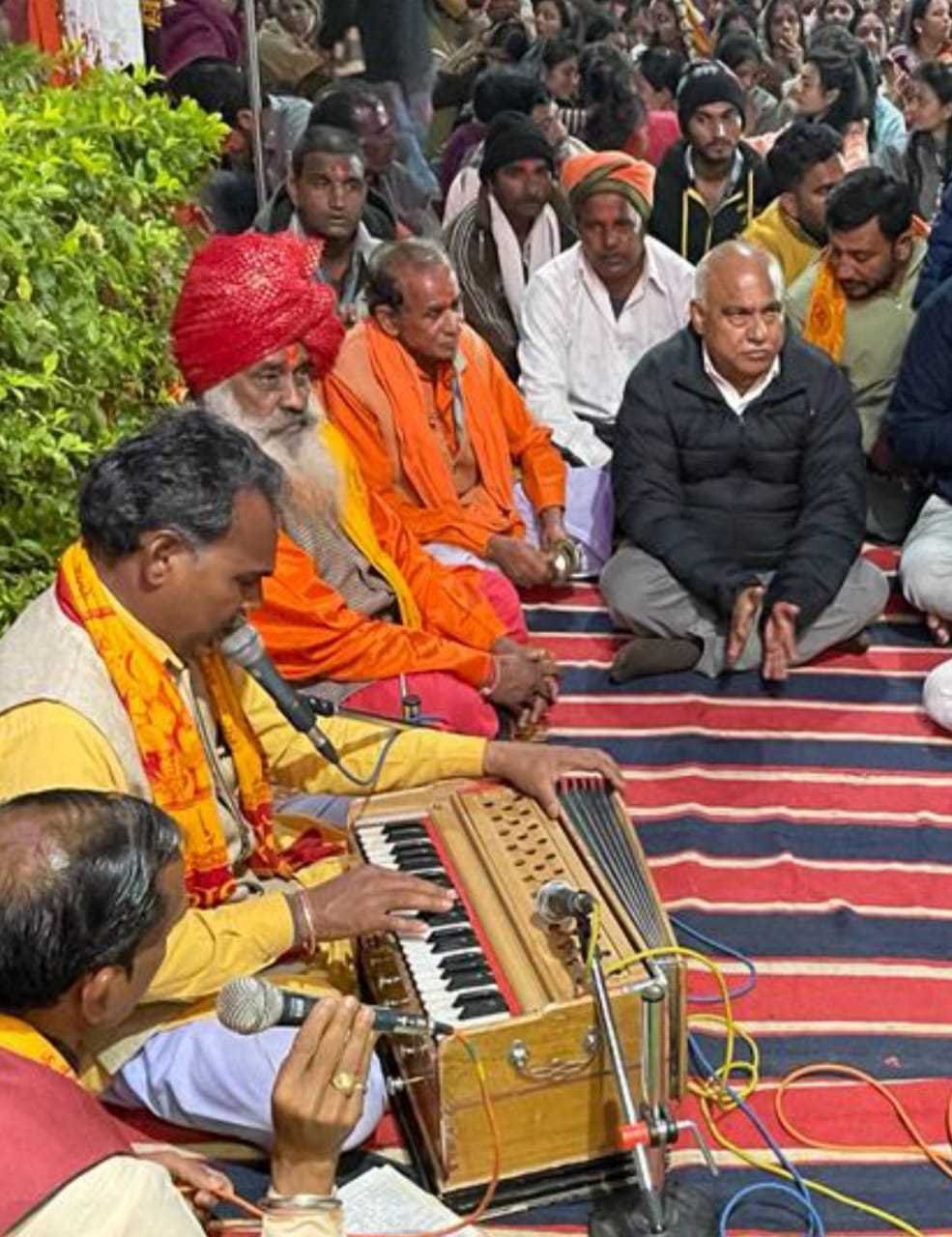 पूर्व सांसद हेमंत खंडेलवाल के* *मुख्य अतिथि मेंबागेश्वर