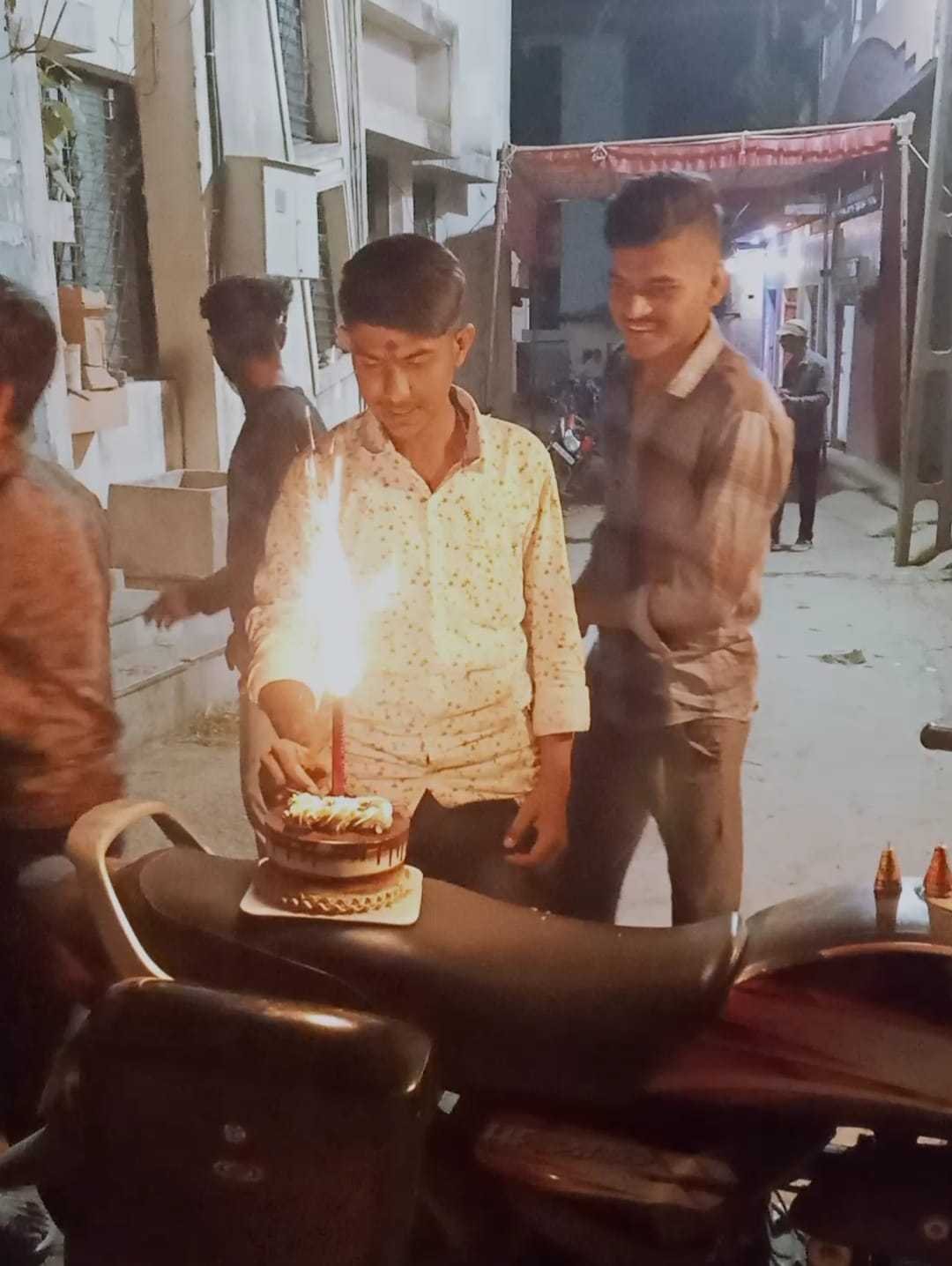 *26 जनवरी को धूमधाम से मनाया पत्रकार यश सोनी का जन्मदिन सभीने दी जन्मदिन पर बधाइयां