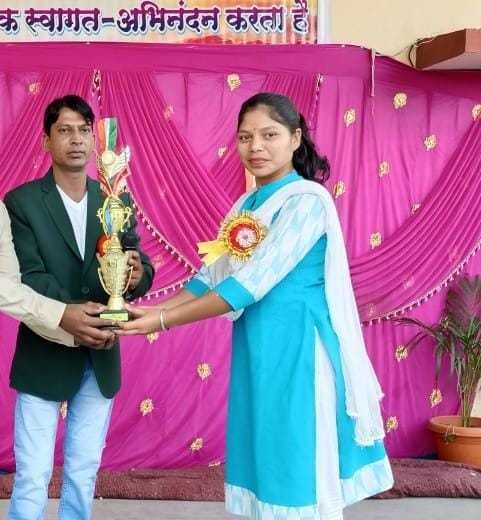 संजय जीतपुरे शिक्षक को जनपद अध्यक्ष रोशनी इवने ने किया सम्मानित* 