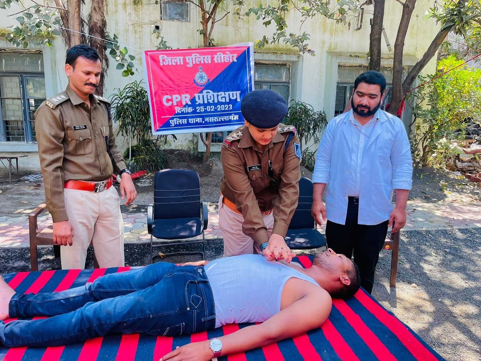 सीपीआर प्रशिक्षण में बताया अटैक आने पर कैसे बचाएं जान