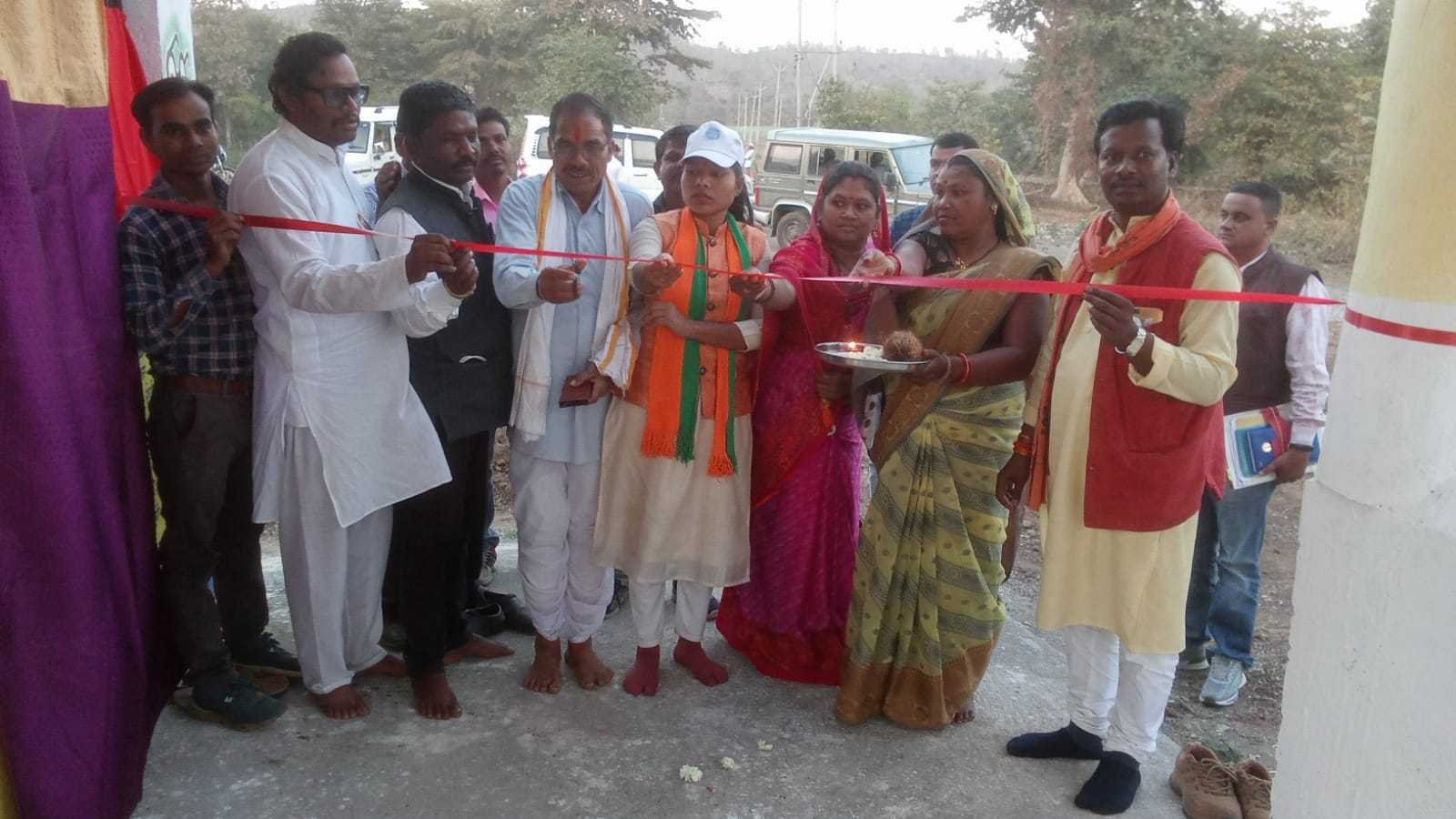 विकास यात्रा के दौरान गारगुड में 34 3000 की लागत से निर्मित एग्रीगेशन सेट का हुआ लोकार्पण
