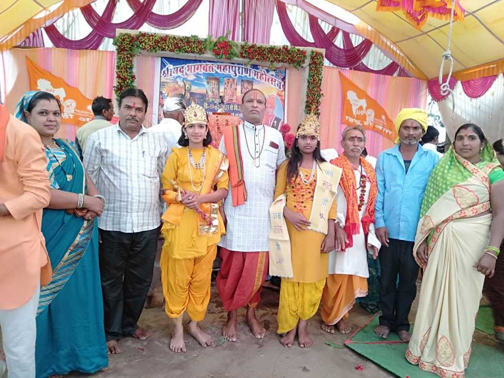 कृष्ण जी ने अपनी एक उंगली* *पर उठाया था गोवर्धन पर्वत