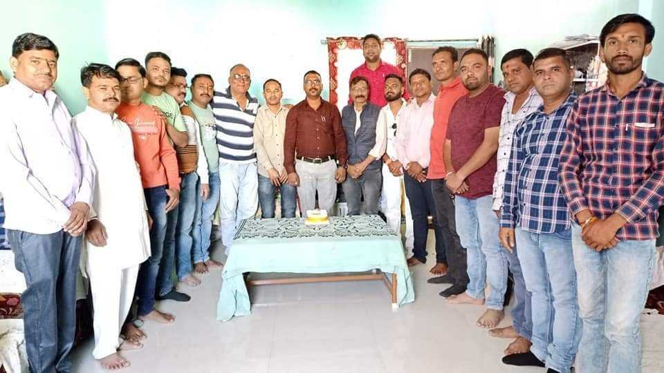 भाजपा नेता विजय गायकवाड़ का पार्टी पदाधिकारी और कार्यकर्ताओ ने मनाया जन्मदिन