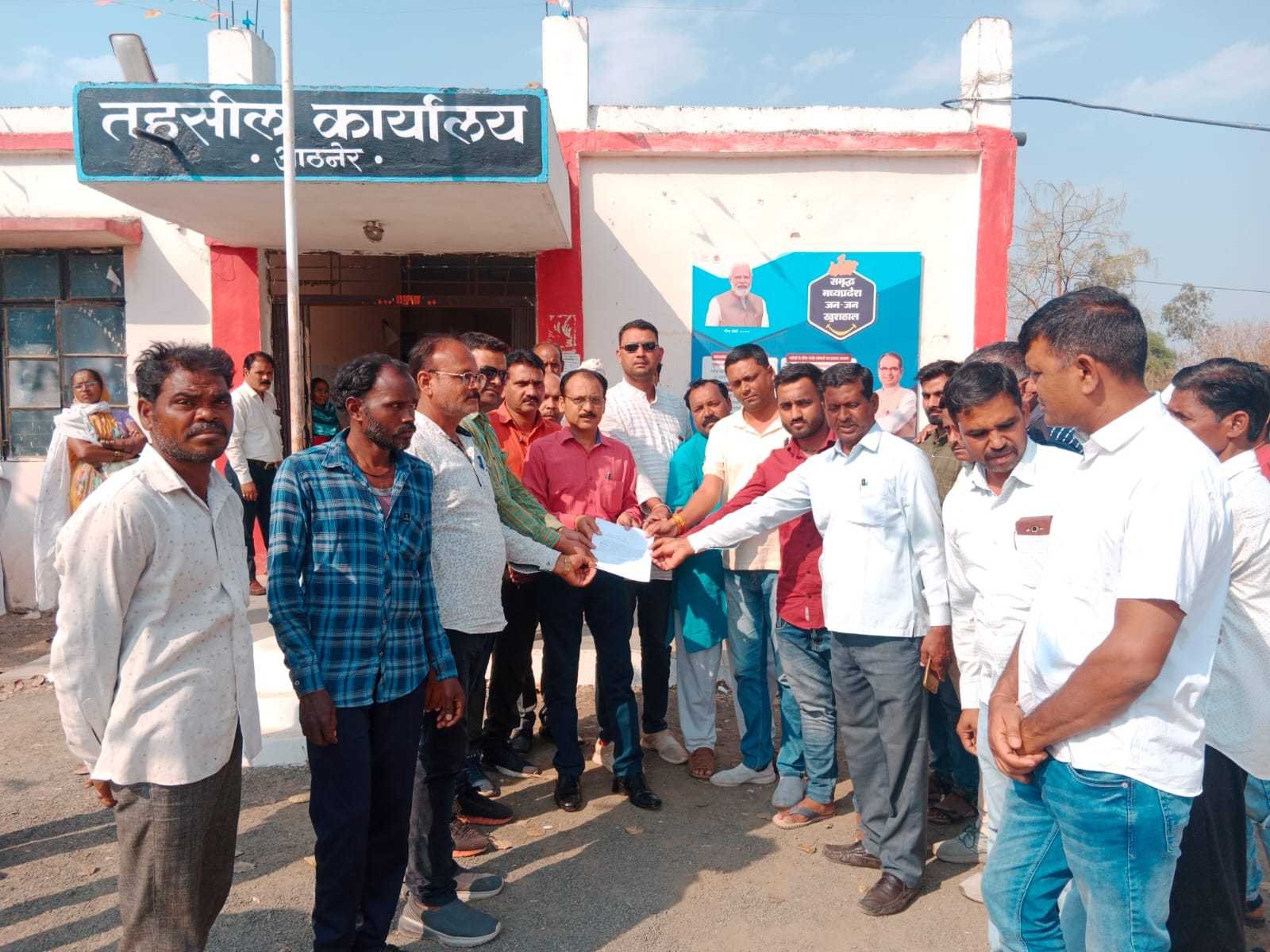 हीरालाल ने छुड़वाया हीरालाल का अनशन