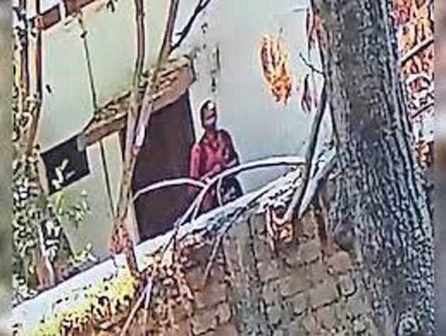 तहसीलदार के घर का ताला तोड़कर 80 हजार रुपए ले उड़ा चोर
