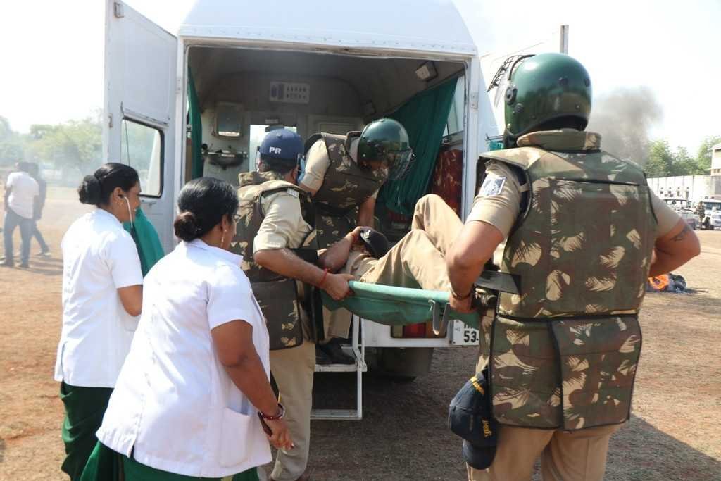 डीआरपी लाइन पर बलवाइयों को खदेड़ा गया