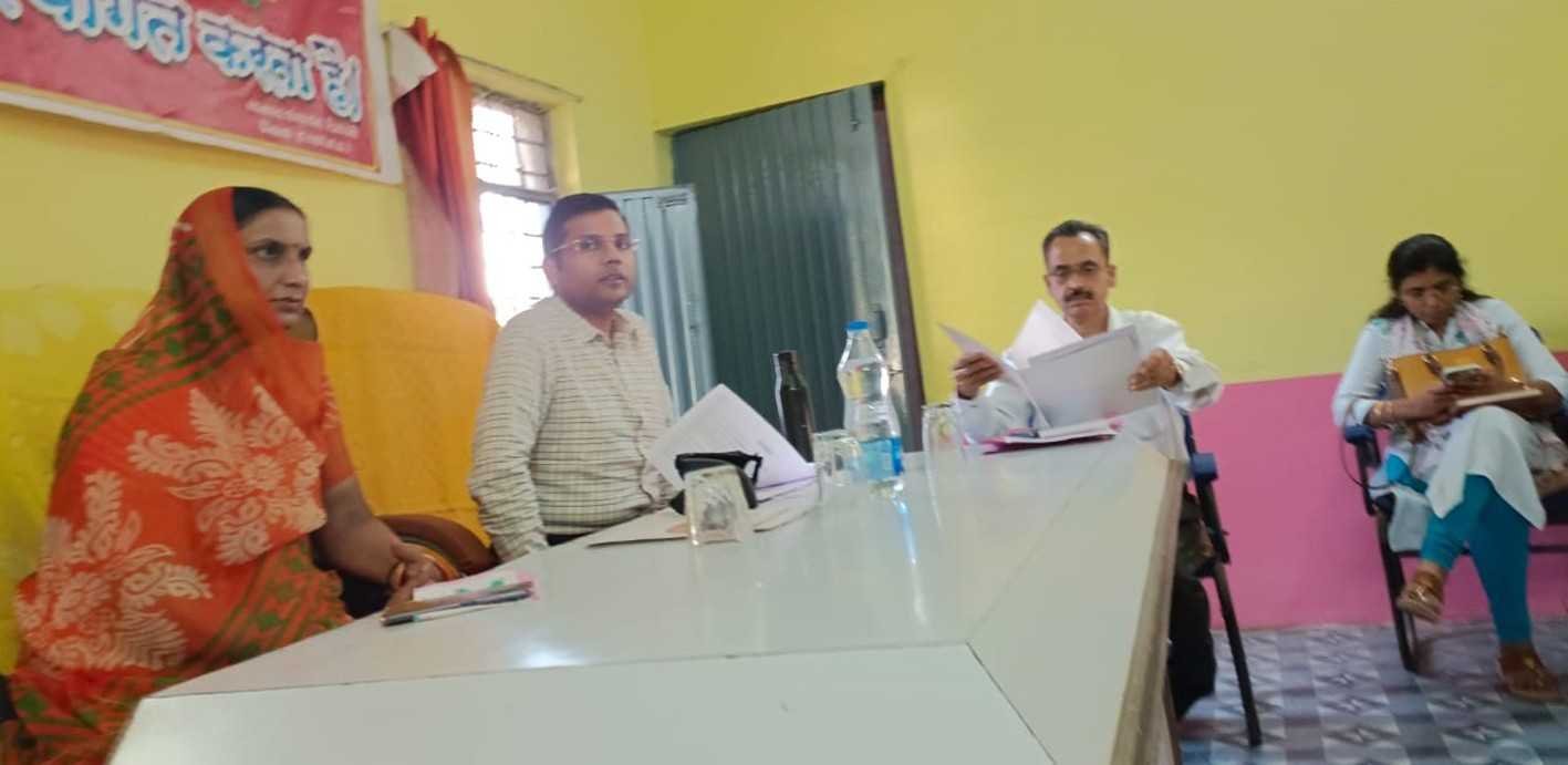 लाड़ली बहना योजना के संबंध में रोजगार सहायकों व सचिवों को दी ट्रेनिंग