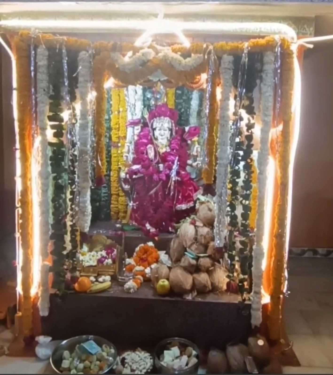 छठ पर देवी मंदिरों में लगी धाम