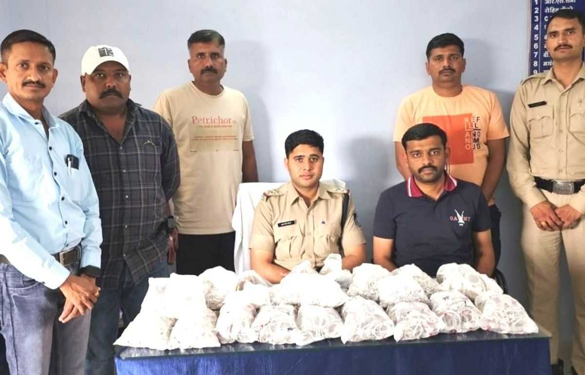 1400 किलो चांदी की लूट के मामले में देवास आई गुजरात क्राइम ब्रांच, कुएं से मिली 30 किलो चांदी