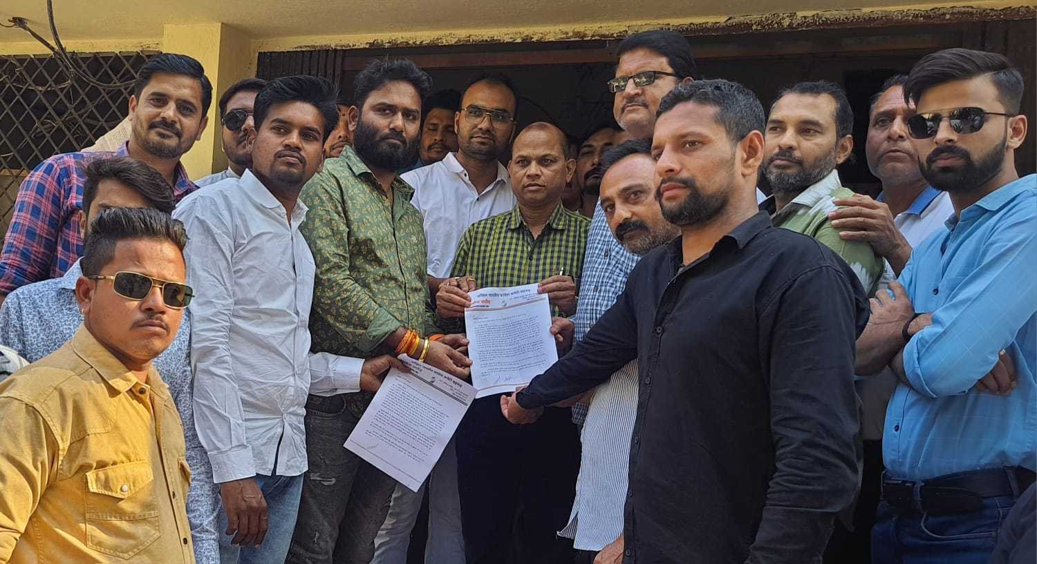 कांग्रेस ने बढ़ती महंगाई और डीजल पेट्रोल के बढ़ते दामों का विरोध कर दिया ज्ञापन
