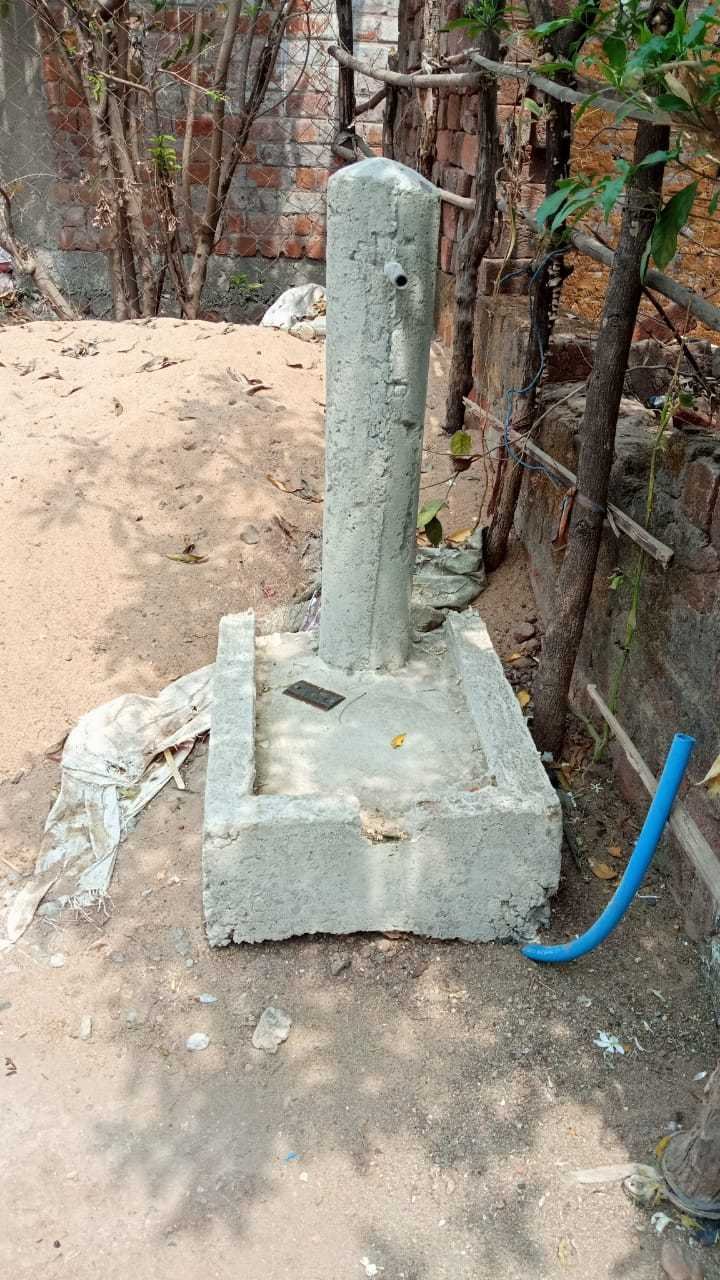 गर्मी आ गई लेकिन घरों में अभी तक नहीं पहुंचा पानी, ग्रामीण परेशान