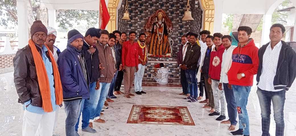 जिले वासियों की सुख समृद्धि के लिए मां बिजासन धाम पहुंचे अजय कुमार कवडे