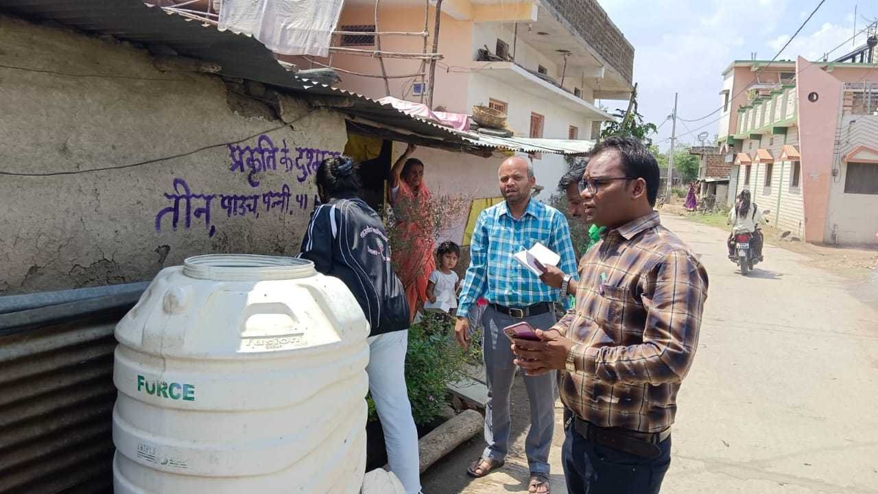 शासकीय महाविद्यालय के छात्र-छात्राओं ने बरखेड़ ग्राम को किया कचरा मुक्त
