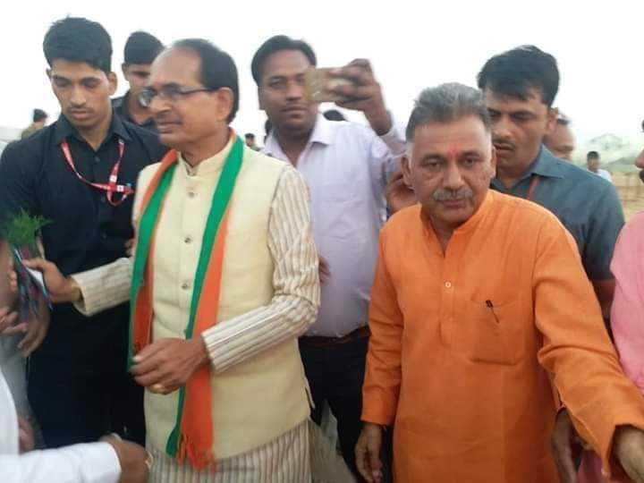 जब अधिकारियों पर बरसे- मंत्री इंदर सिंह परमार