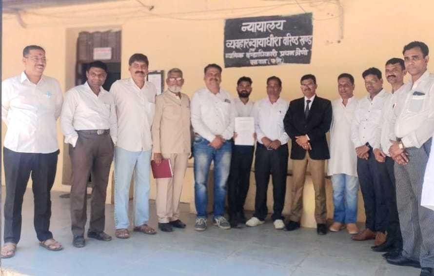 अधिवक्ताओं ने अपनी मांगों को लेकर चौथे दिन भी कामकाज रखा बंद 