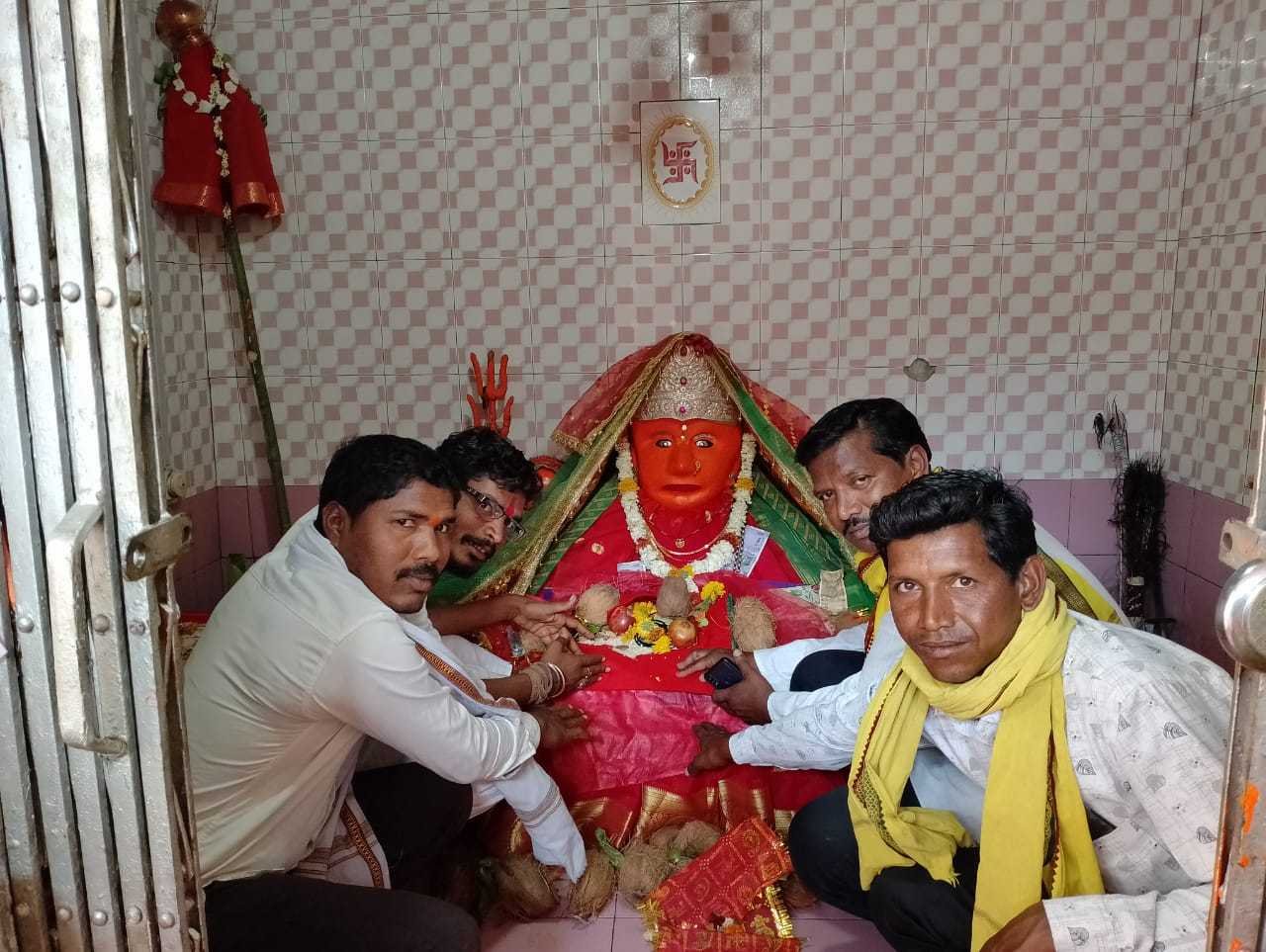 क्षेत्र की सुख समृद्धि के लिए किए माता के दर्शन