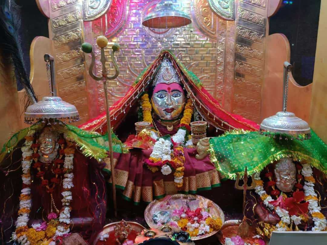 आदिशक्ति मां जगदंबा के दरबार हिवरा पहुंचे नगर परिषद अध्यक्ष उपाध्यक्ष एवं पार्षद गण