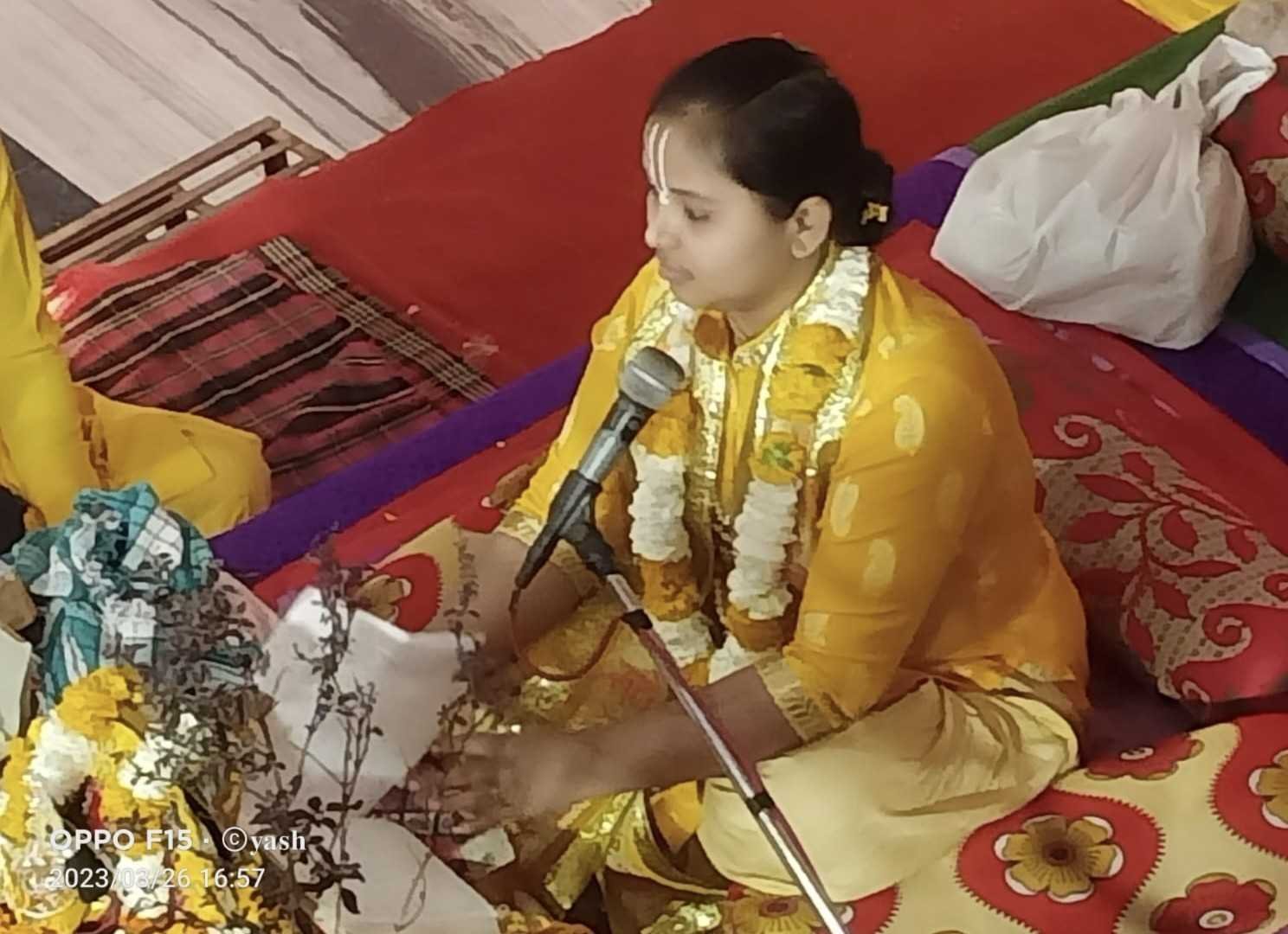 भए प्रगट कृपाला दीन दयाला के जयघोष के साथ भगवान कृष्ण काजन्म धूमधाम से मनाया