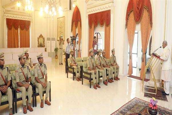 पुलिस सेवा आम नागरिकों के विश्वास की कसौटी : राज्यपाल श्री पटेल