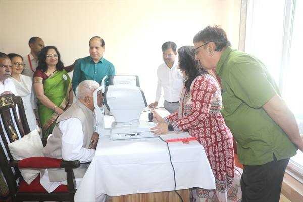 विश्व ग्लूकोमा दिवस पर राजभवन में लगा नि:शुल्क नेत्र परीक्षण शिविर