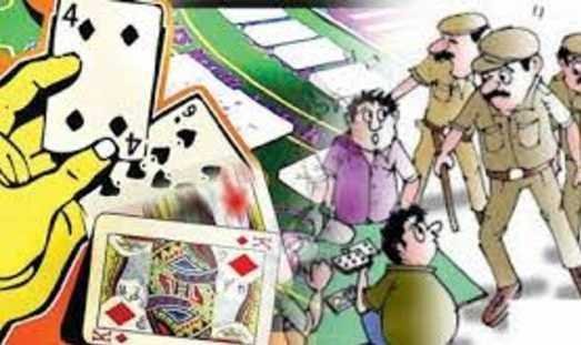 सोहागपुर पुलिस ने जुआ पकडा, ग्रामिणो का भेष बनाकर गई थी पुलिस