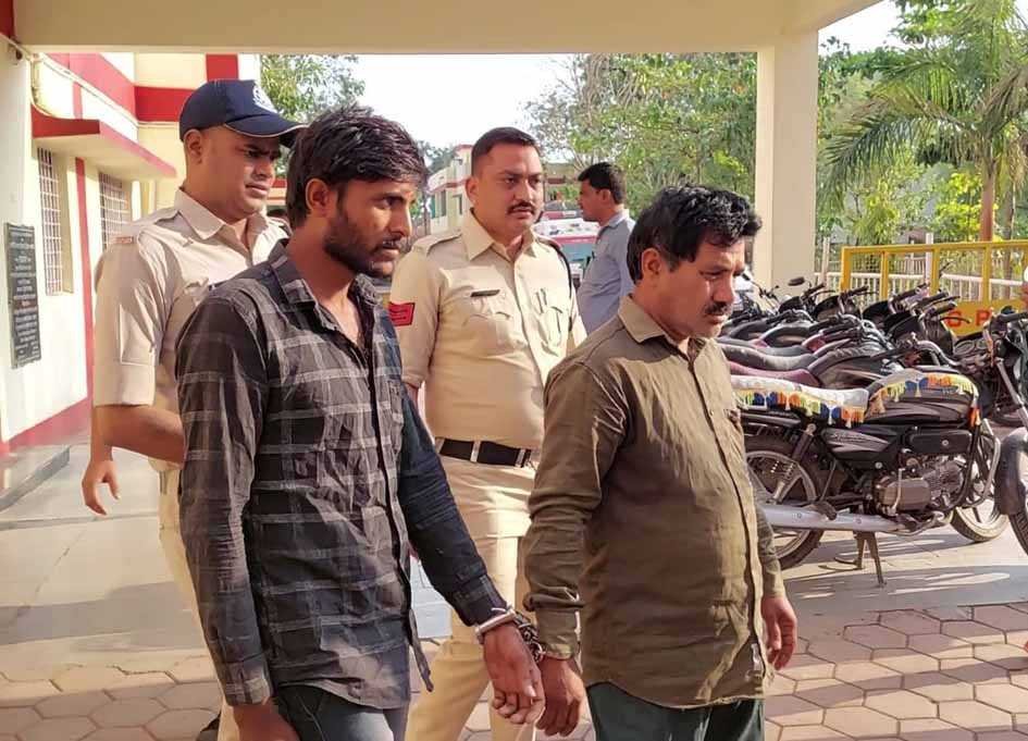 बाइक चोर और खरीददार को दबोचा, चोरी के 7 वाहन जप्त