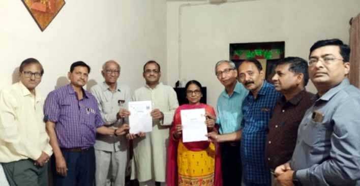 साध दंपति ने भरा देहदान का घोषणा पत्र