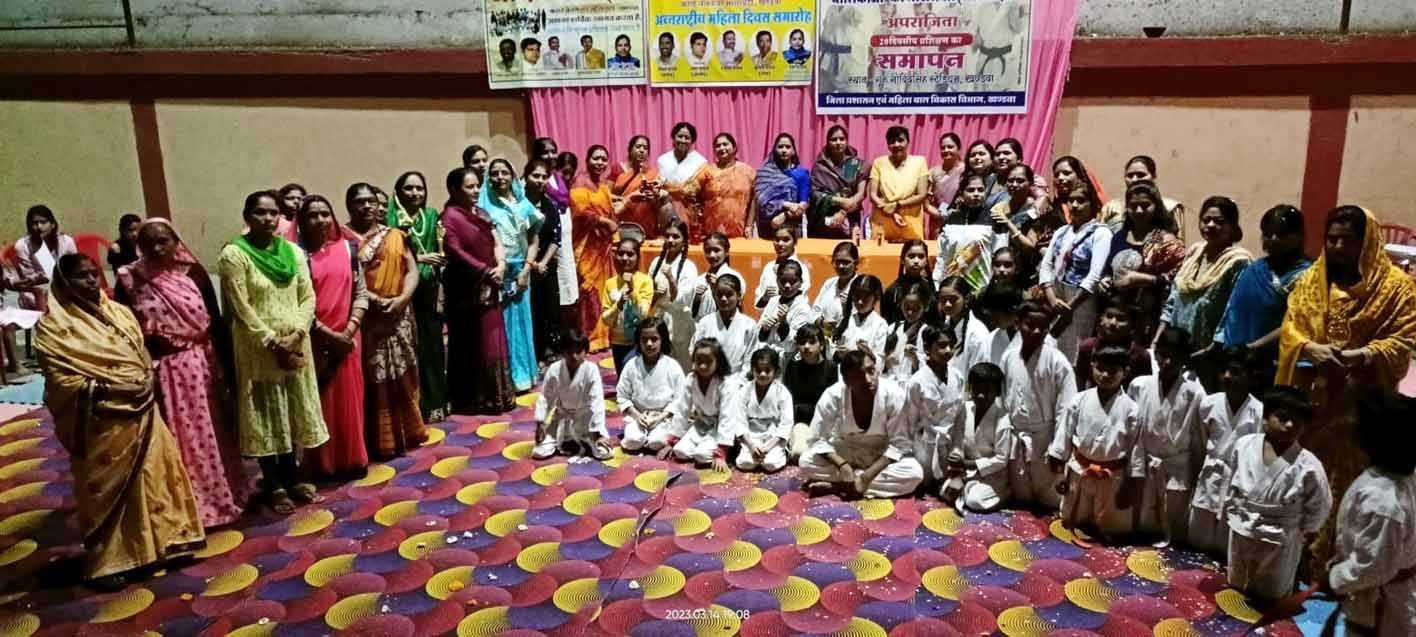 यादव स्पोट्र्स क्लब में मनाया महिला दिवस