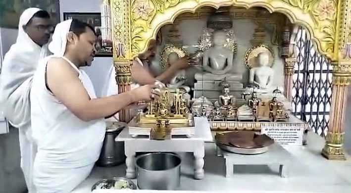 भगवान आदिनाथ के जन्मोत्सव पर हुआ अभिषेक व शांतिधारा