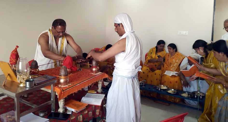 नवकार नगर में भक्तांबर मंडल विधान की पूजा