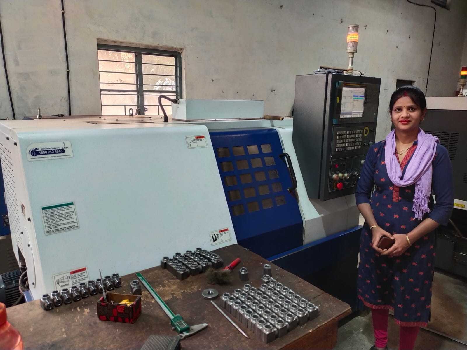 देवास की श्रीमती सारिका राय मुख्यमंत्री उद्यम क्रांति योजना का लाभ लेकर सारिका इंजिनियरिंग वर्क्‍स के नाम से उद्योग कर रही है संचालित