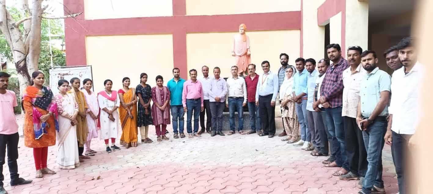 महाविद्यालय में किया सहज ध्यान योग
