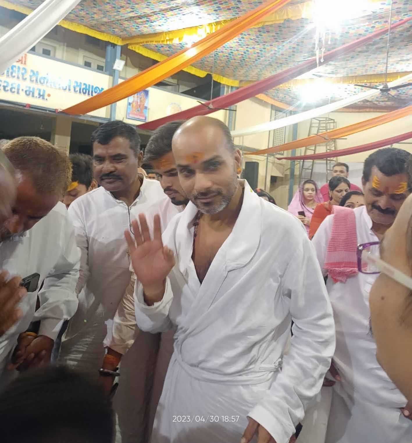 दादाजी सदगुरू प्राचीन मस्तराम आश्रम पहुंचे