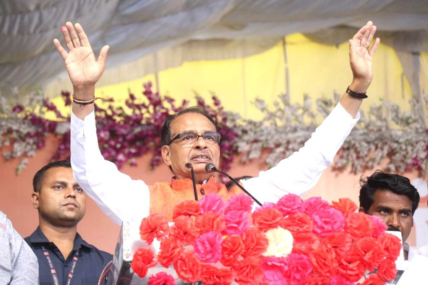 सामूहिक विवाह सम्मेलन में सीएम ने दिया 425 नव दंपतियों को आशीर्वाद