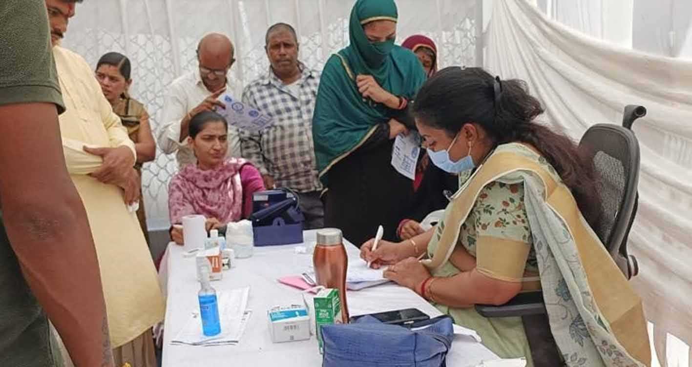 नि:शुल्क चिकित्सा शिविर में सैकड़ों को मिला लाभ