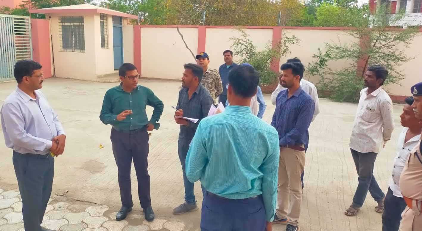 ईवीएम वेयर हाउस का किया निरीक्षण