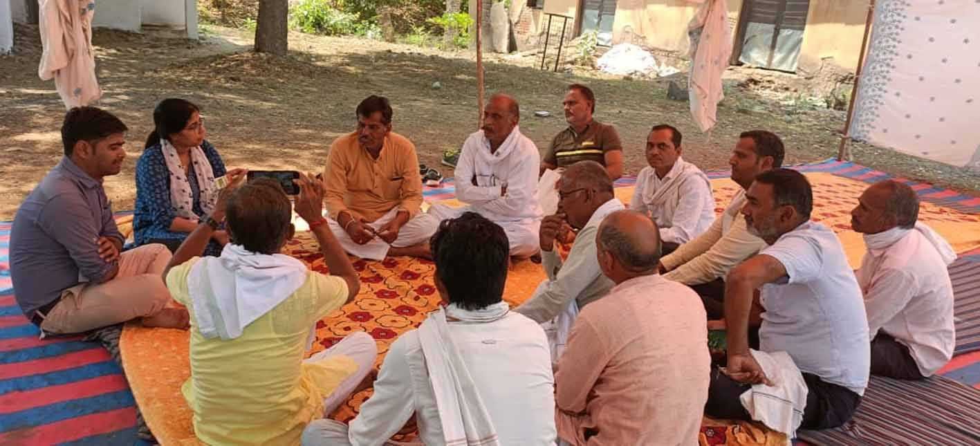 पानी के लिए प्रदर्शन ….  धरना पर किसान ! मांगा अपने हक का पूरा पानी
