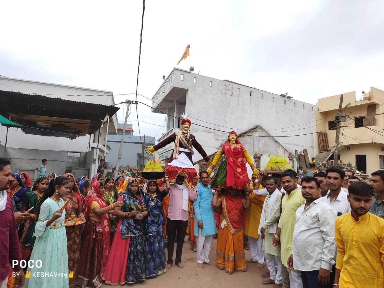 धनिया राजा गोरा रानी पानी पर निकले लगी लगन