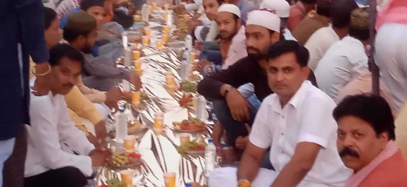 मानपुरा मस्जिद में हुआ रोजा इफ़्तार
