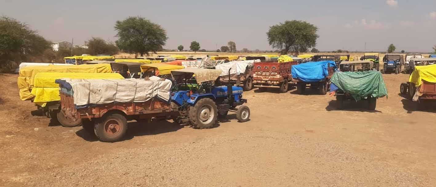 खिरकिया ब्लाक का मामला ….  खरीदी केन्द्र पर रात गुजारने को विवश किसान
