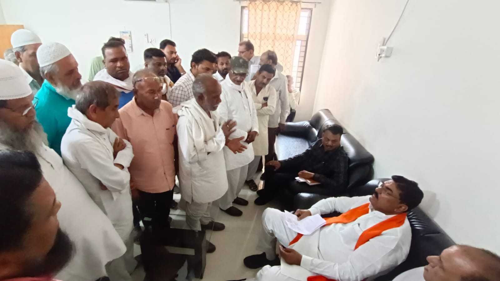 कृषि मंत्री कमल पटेल ने लगाई चौपाल