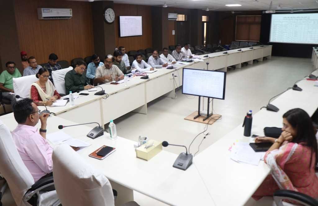 जलापूर्ति का कार्य समय पर पूर्ण कराने के लिए साप्ताहिक प्लान देखेंगे कलेक्टर
