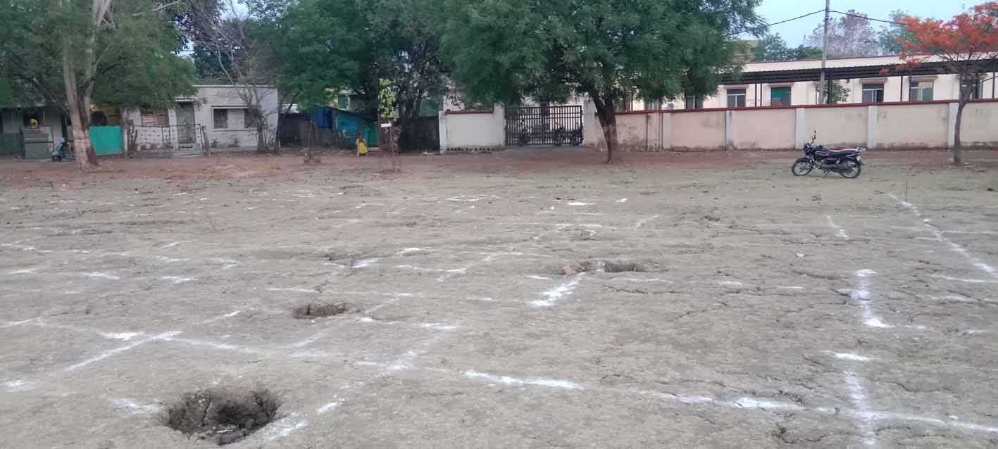 तालमेल की कमी …  निर्माण कार्य का ले-आउट डालते ही उठा सवाल