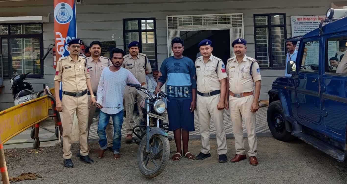 एक ओर बड़ी कार्रवाई….  दो सप्लायरों के कब्जे से 4 किलो गांजा जब्त