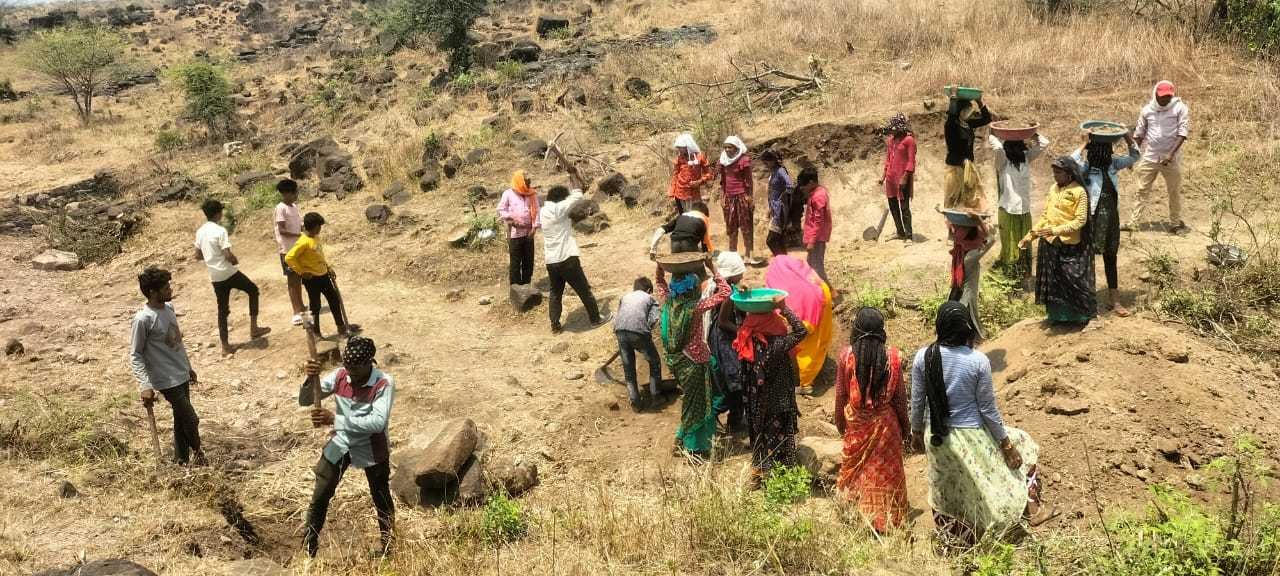 मजदूर दिवस विशेष     जिले के 67 अमृत सरोवर मेहनतकश मजदूरों की मेहनत का परिणाम