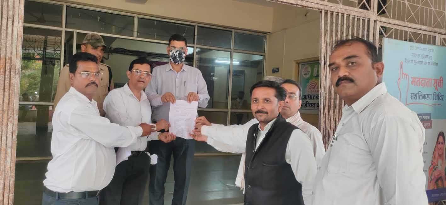 समलैंगिक कानून के विरोध में सौंपा ज्ञापन