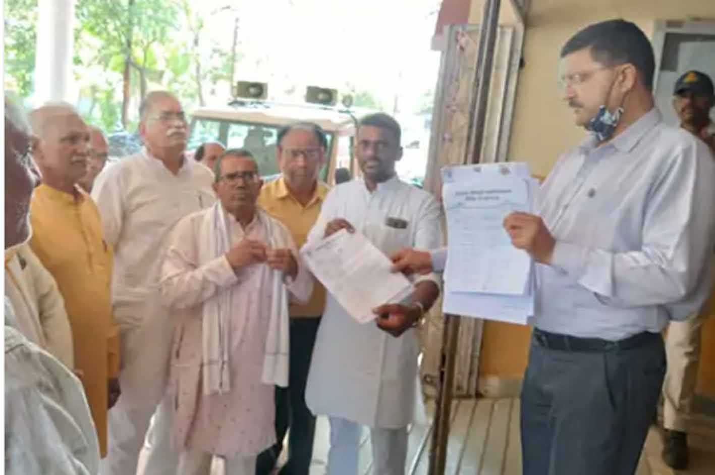 समलैंगिकों को विवाह अधिकार देने का विरोध, सामाजिक संगठनों ने सौंपे ज्ञापन