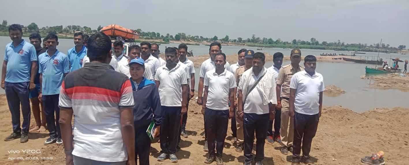 डिस्ट्रिक्ट कमाण्डेन्ट ने दिया होमगार्ड जवानों को प्रशिक्षण