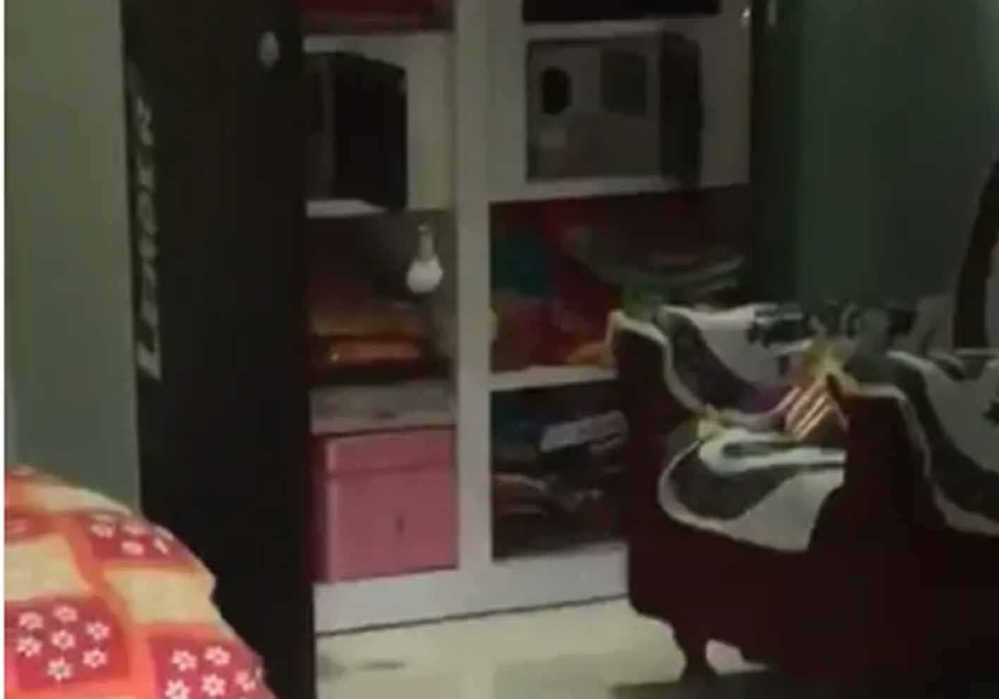 दिन दहाड़े चोरों ने घर को बनाया निशाना